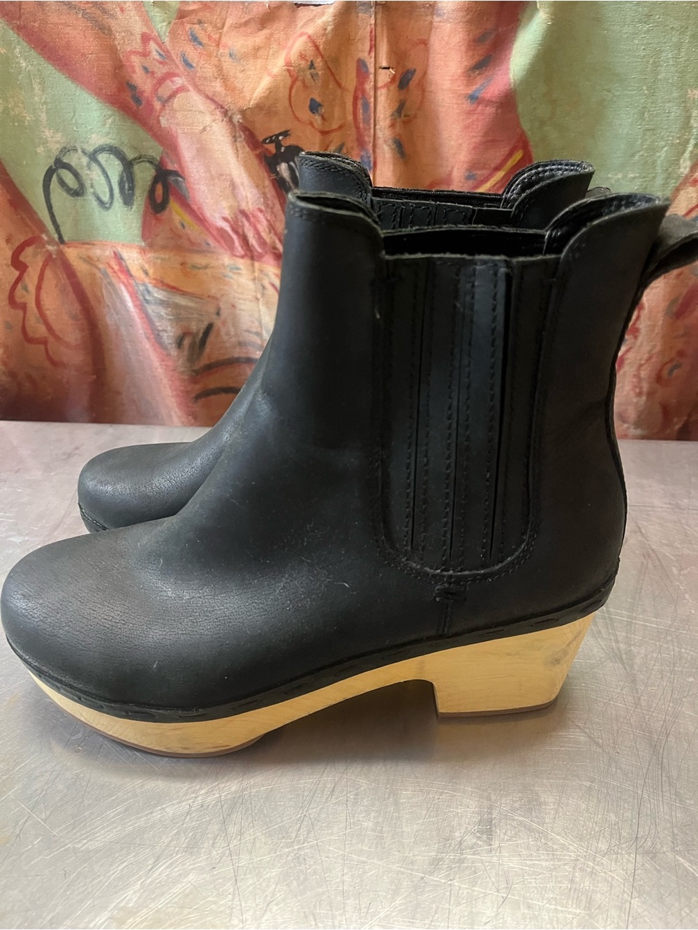 FRYE AND CO. Black Leather Chelsea Booties - Picture 2 of 3